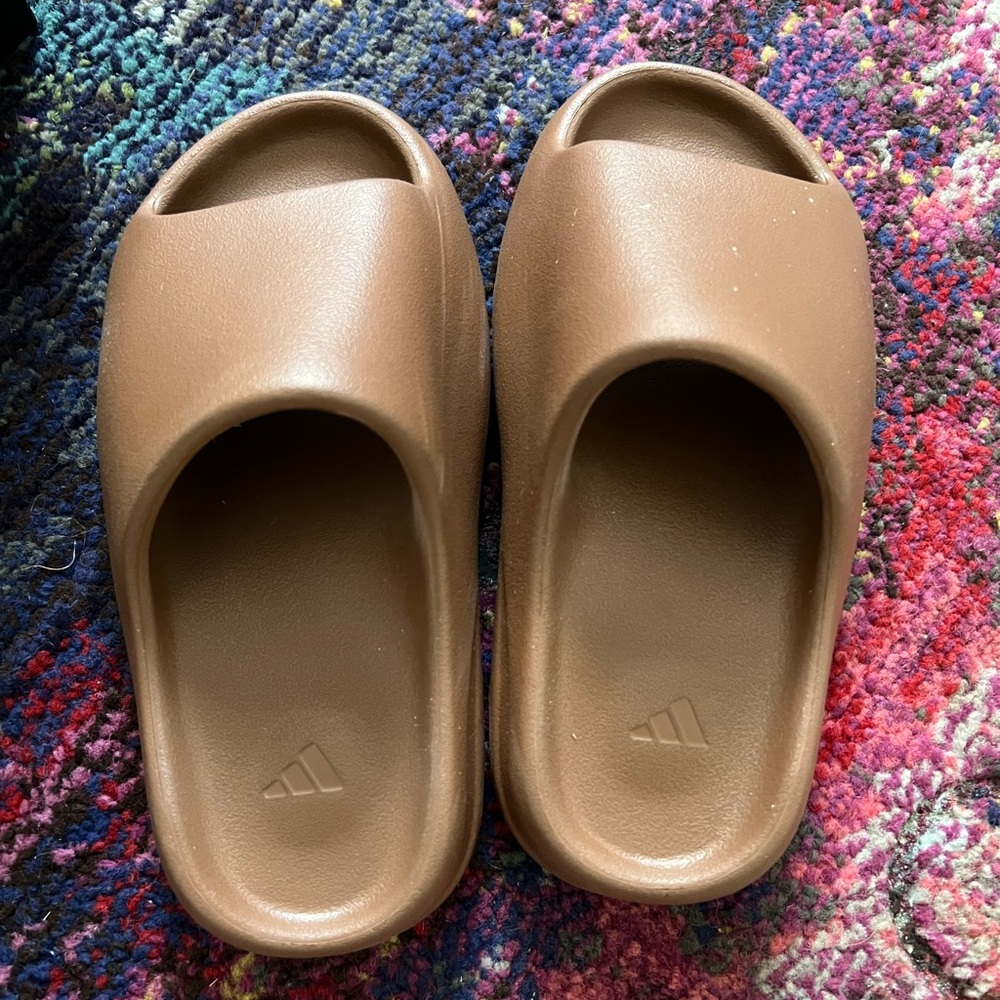 Yeezy slide adults